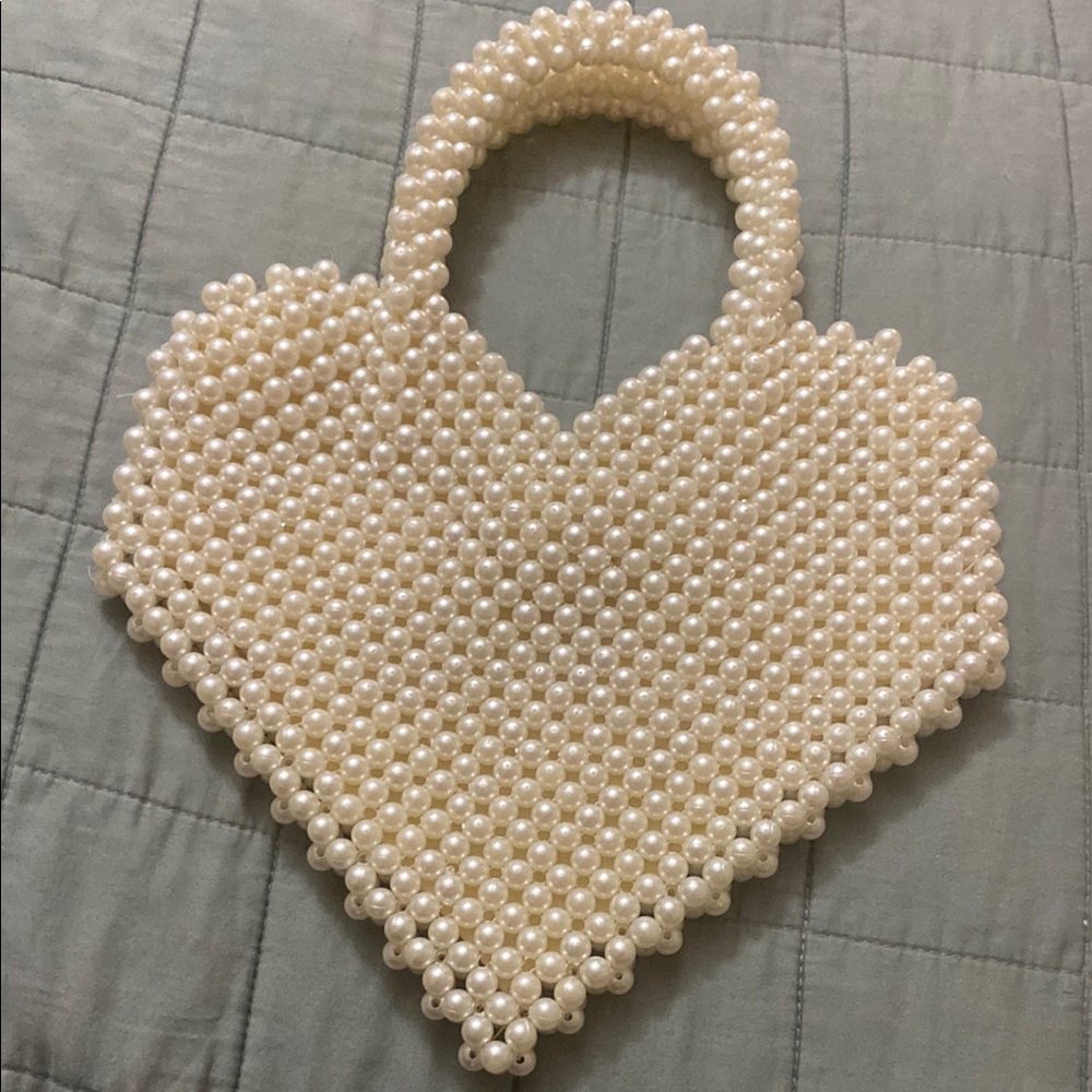 Elegant Pearl Beaded Heart-Shaped Handbag